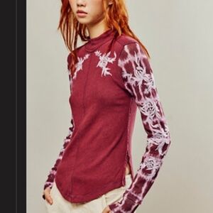 We The Free Rose Kiss Tee